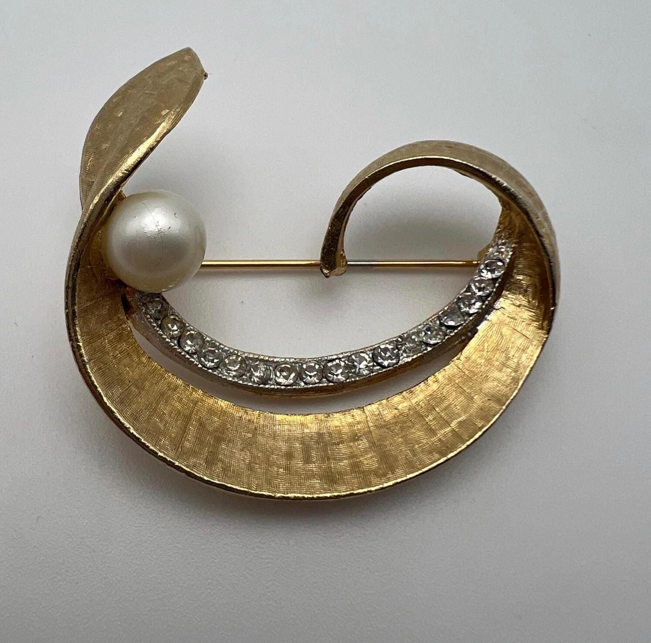 [SOLD] 1950s BSK Crescent Pearl and Rhinestone Brooch Pin » Tookey Buxton